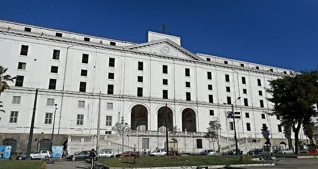 Palazzo-Fuga-Napoli-Carlo-iii